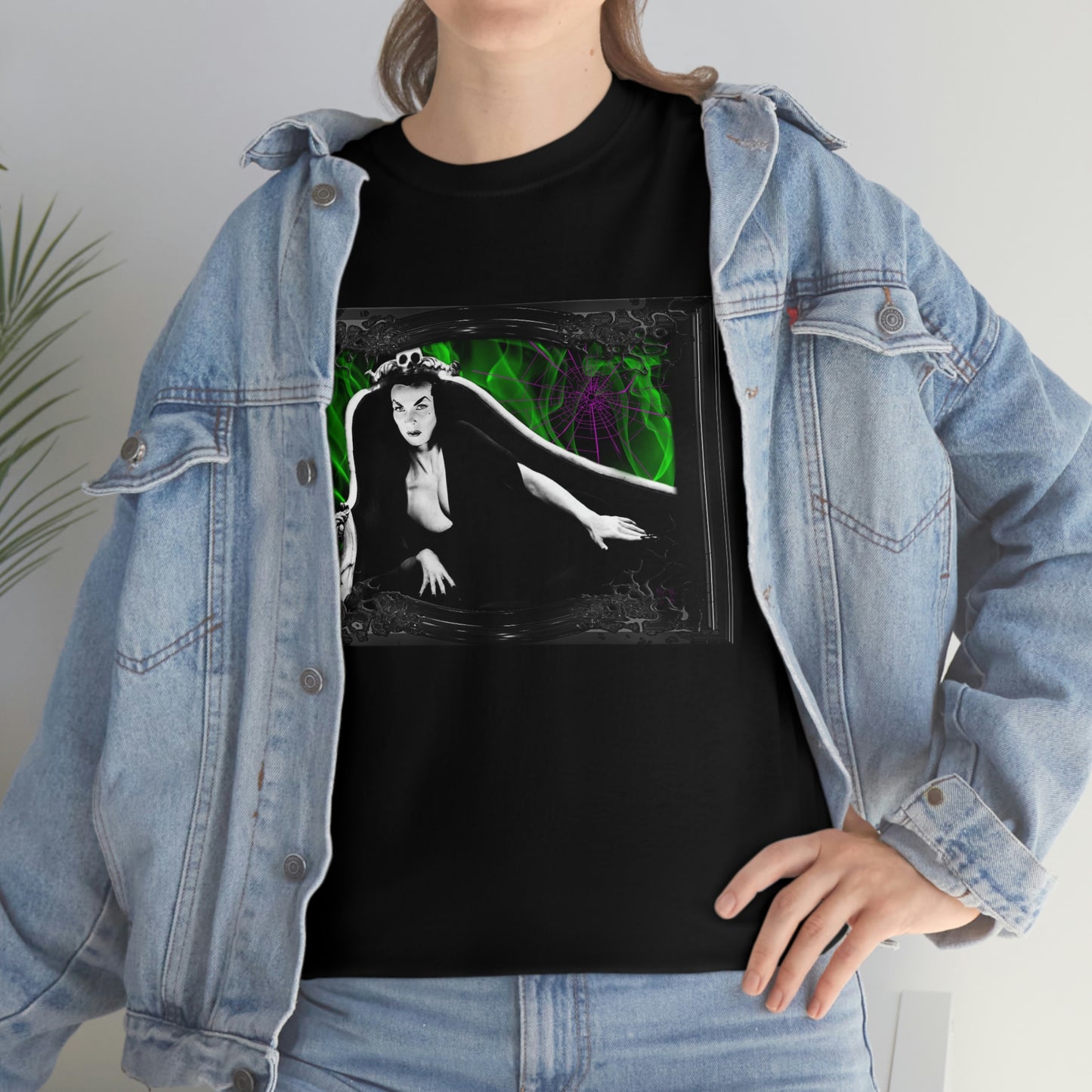 VAMPIRA 2 Unisex Heavy Cotton Tee