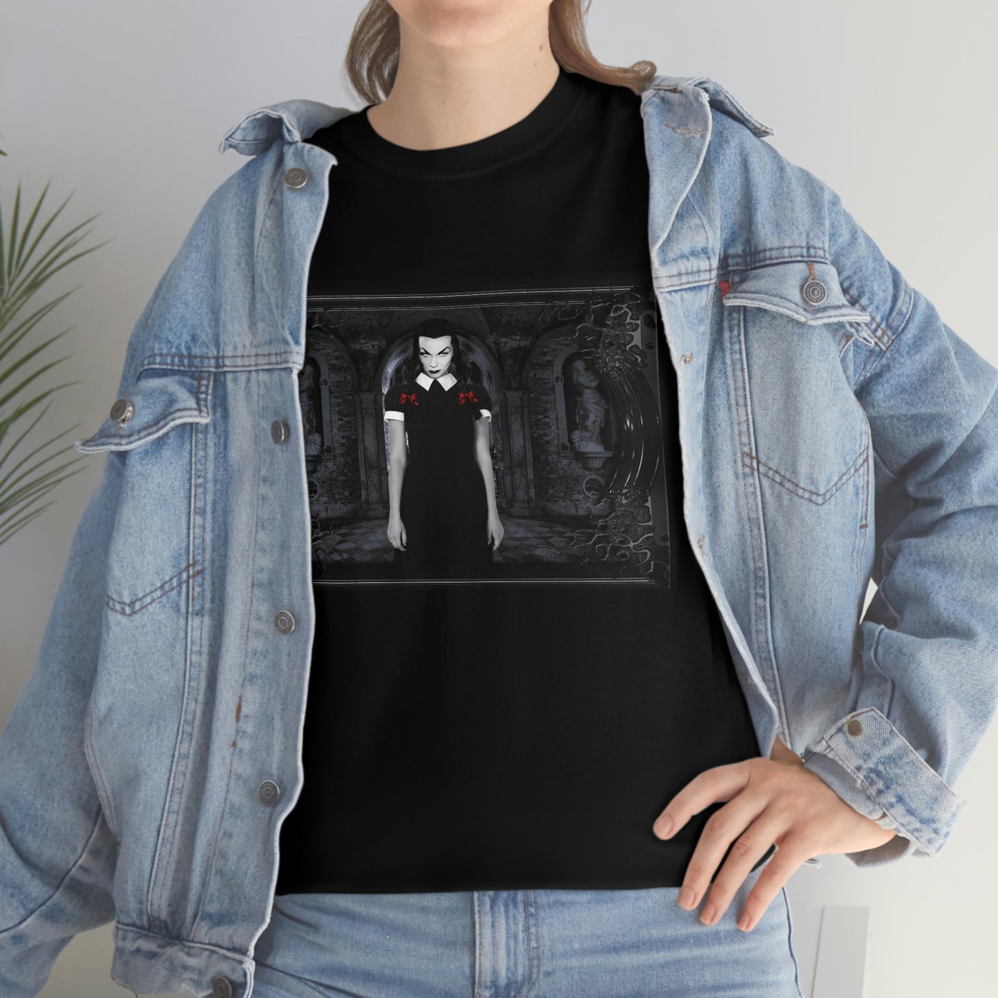 VAMPIRA 14 Unisex Heavy Cotton Tee