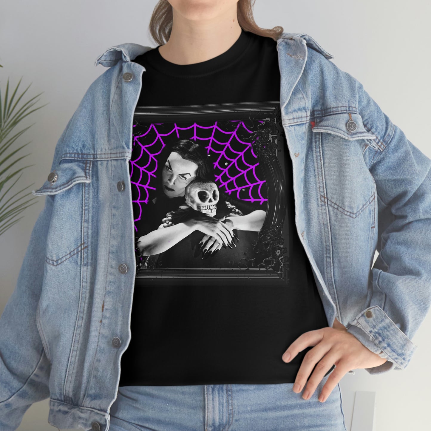 VAMPIRA 17 Unisex Heavy Cotton Tee