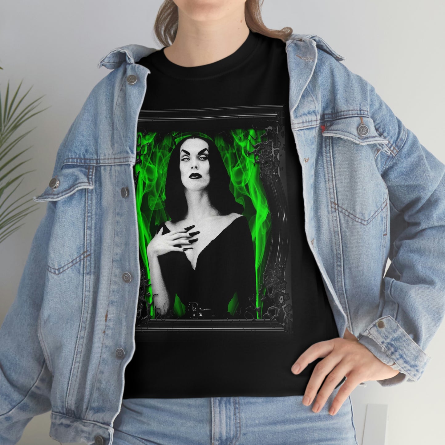 VAMPIRA 3 Unisex Heavy Cotton Tee